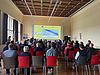 Ein Saal mit Teilnehmenden der Veranstaltung
